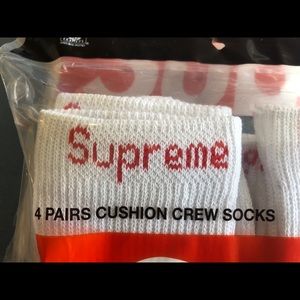 Supreme Socks SS19